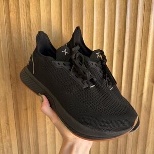 FLUX FOOTWEAR Black Adapt Runner Shoe Sneakers